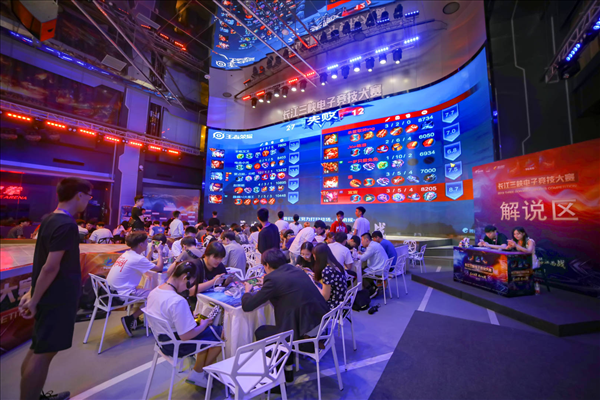 Fluxo 在南美 RMR CQ 中几乎在系列赛的第一张地图上浪费了 11-1 的领先优势后，仍然存活下来