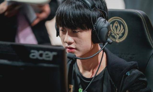 GALA Kaisa + rookie Ahri 恢复状态并共同取得 21 次击杀 Invictus Gaming 击溃了 Top Esports 并拿回一分